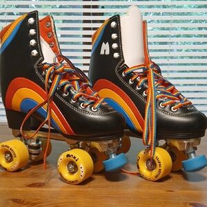 Moxi Skates Rainbow Riders - Black Rainbow
